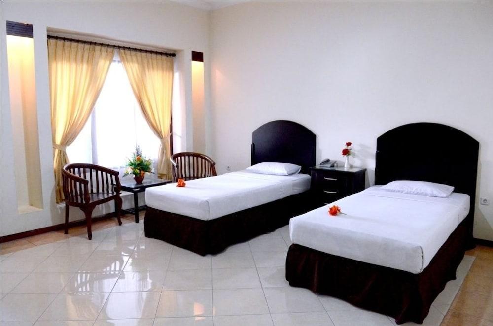 Hotel Pelangi Malang, Kayutangan Heritage Екстериор снимка