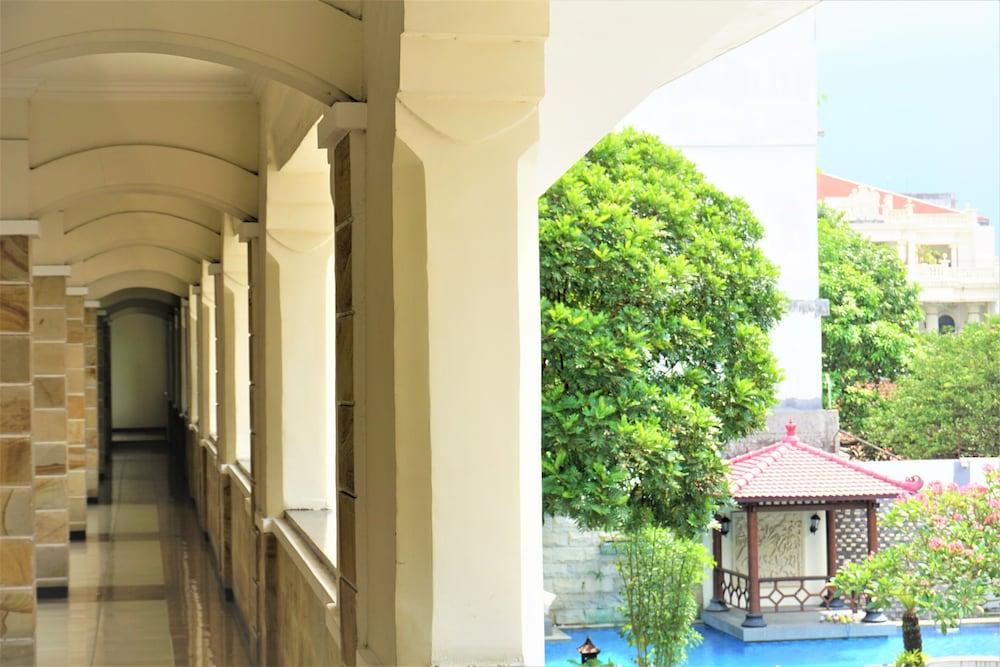 Hotel Pelangi Malang, Kayutangan Heritage Екстериор снимка