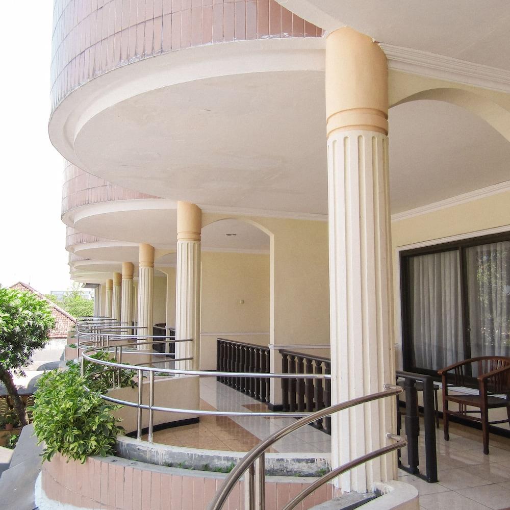 Hotel Pelangi Malang, Kayutangan Heritage Екстериор снимка