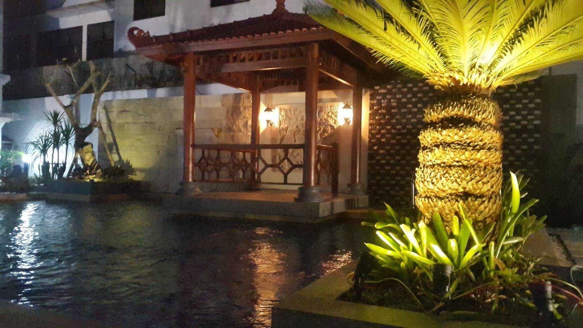 Hotel Pelangi Malang, Kayutangan Heritage Екстериор снимка